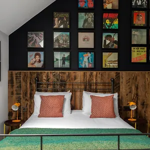https://the-pilot-inn-london.brighton-hotels-england.com